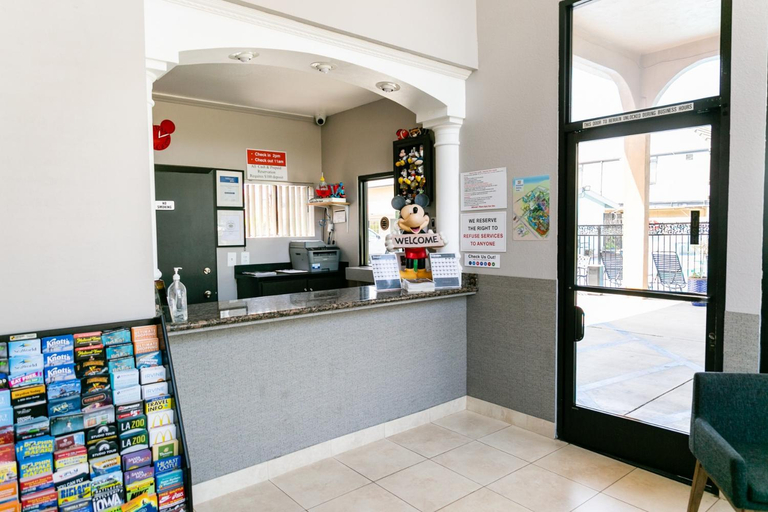 Public Area 2, Anaheim Discovery Inn and Suites, Orange