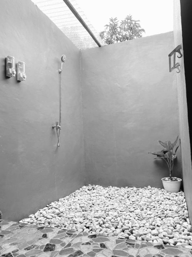Bathroom 3, The Blongaya Camp, Bangli