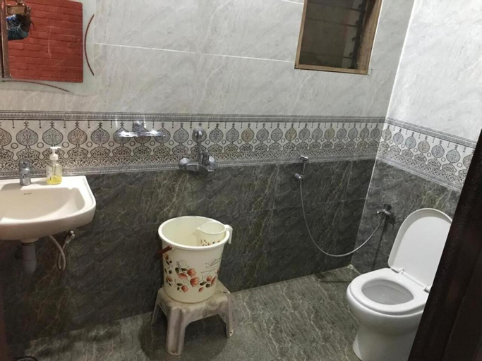 Bathroom 7