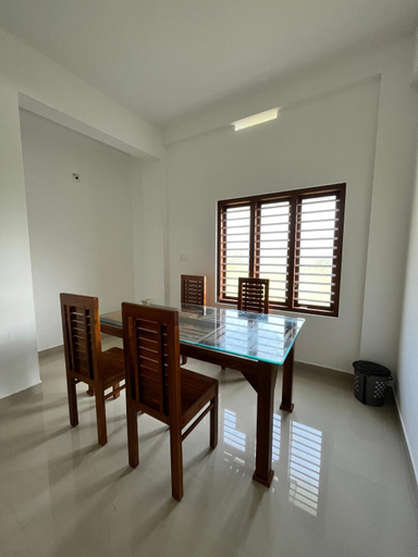 Others 5, Biriyomz Residency, Wayanad