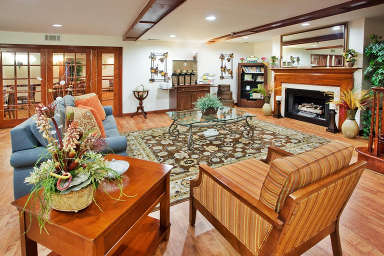 Public Area, Country Inn & Suites by Radisson, Kingsland, GA, Camden