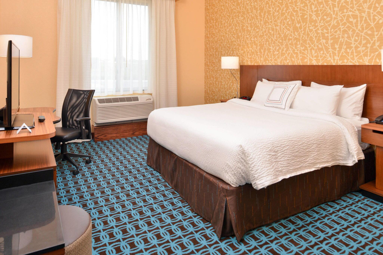 Bedroom 3, Fairfield Inn & Suites Warrensburg, Johnson