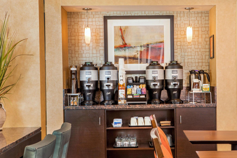Food & Drinks 5, Residence Inn By Marriott Hartford Manchester, Hartford