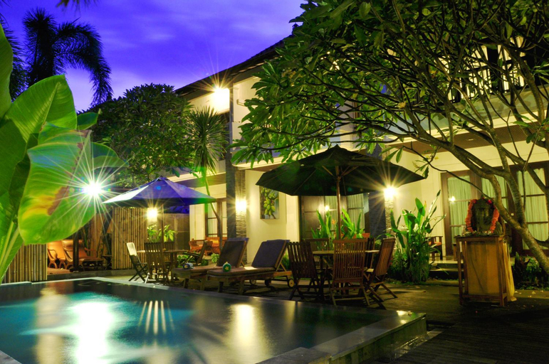 Swimming Pool 13