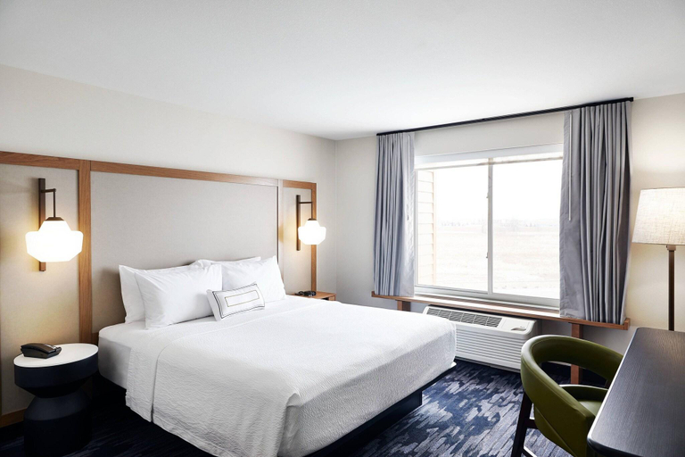 Bedroom 3, Fairfield Inn & Suites by Marriott Sheboygan, Sheboygan