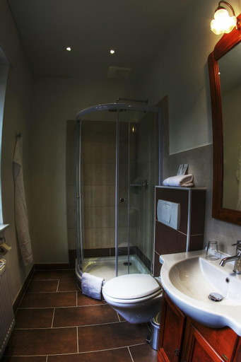Bathroom 7
