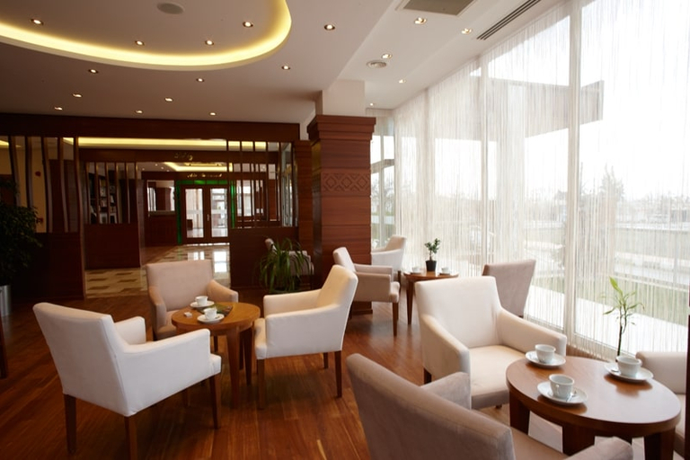 Public Area 2, dovsOtel, Merkez