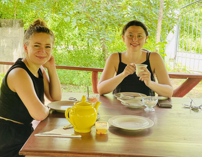 Food & Drinks 4, Temple Flower Guest, Thissamaharama