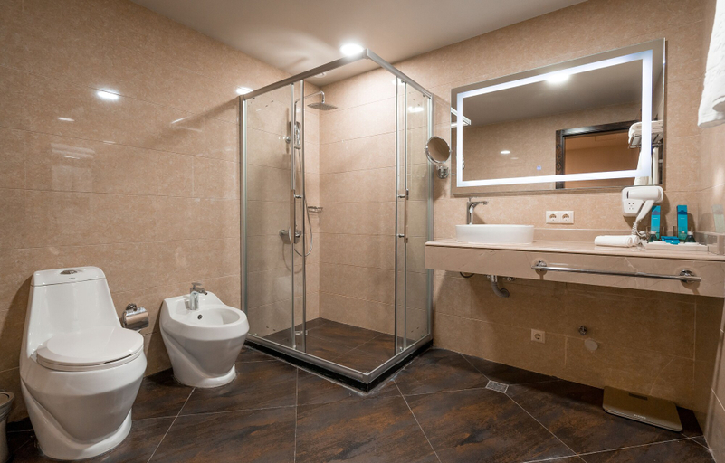 Bathroom 5, Dreamland Oasis Resort & Spa, Kobuleti