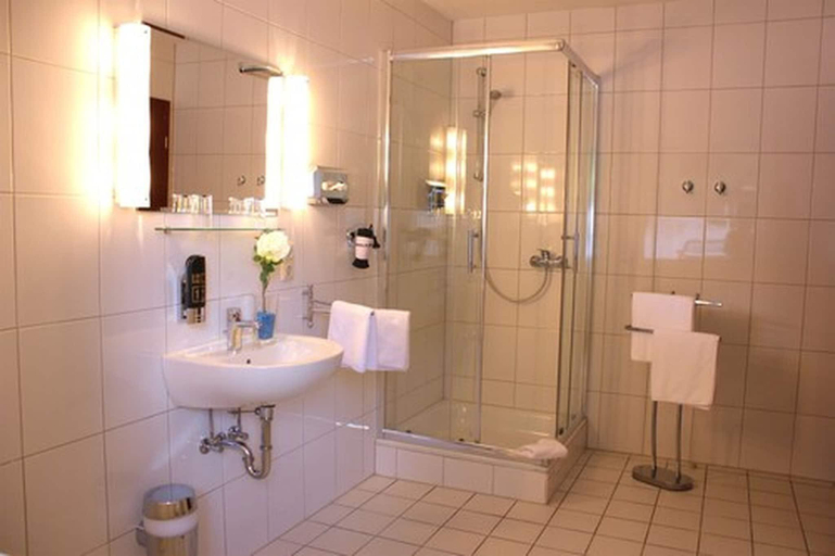 Bathroom 5, Hotel Altenwerder Hof, Hamburg