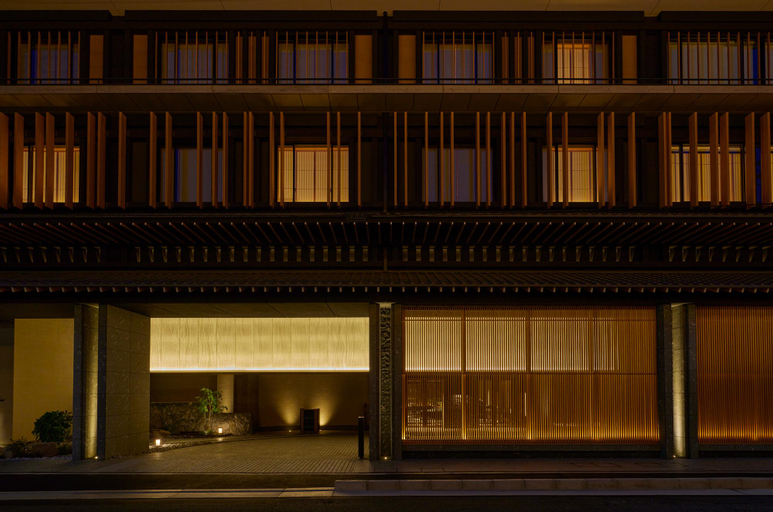 Exterior 10