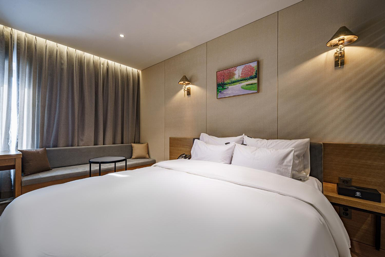 Bedroom 3, Daegu Suseong Brown Dot, Buk
