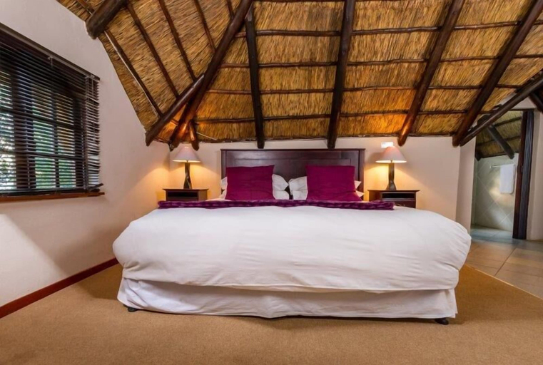 Bedroom 4, Monchique Guest House, West Rand
