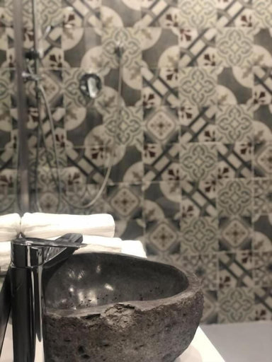 Bathroom 3, B&B sunset, Napoli