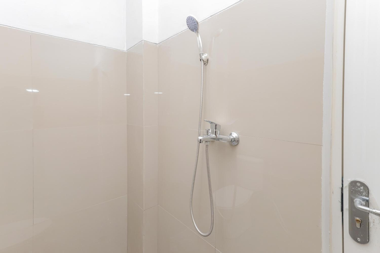 Bathroom 15