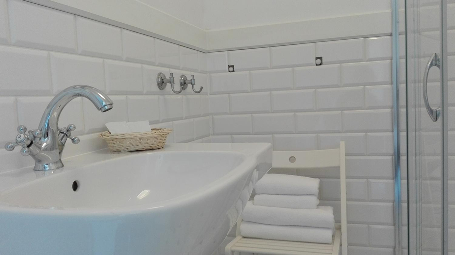 Bathroom, Stare Sady Chillout Rooms "Pod Jabloniami", Mrągowo