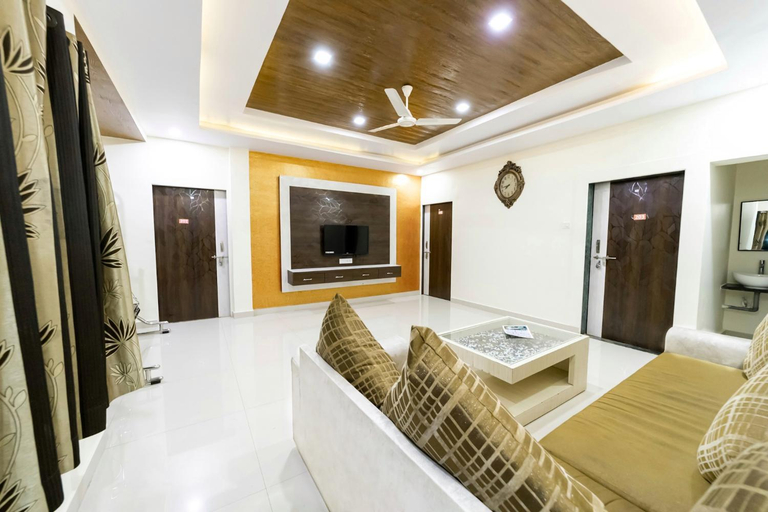 Others 3, Hotel Green Exotica, Satara