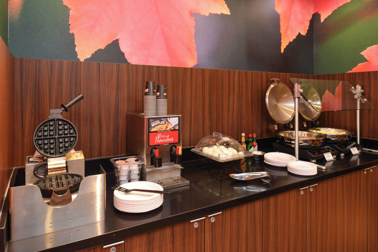Food & Drinks 5, Fairfield Inn Suites By Marriott Santa Cruz, Santa Cruz