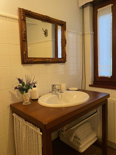 Bathroom 3, Apartamentos Rurales La Bardenilla, Asturias
