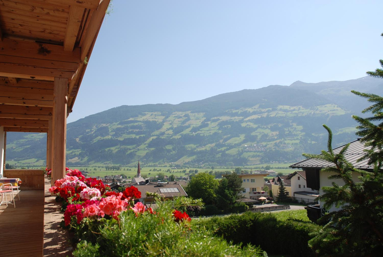 Others 2, Sportpension Christina by PiaundDirk, Schwaz
