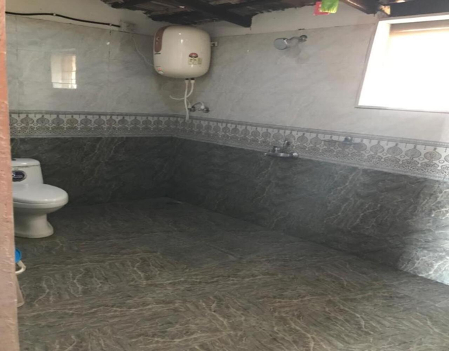 Bathroom 15
