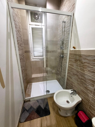 Bathroom 2, The White House - PalaAlpitour e Stadio a 2 minuti, Torino