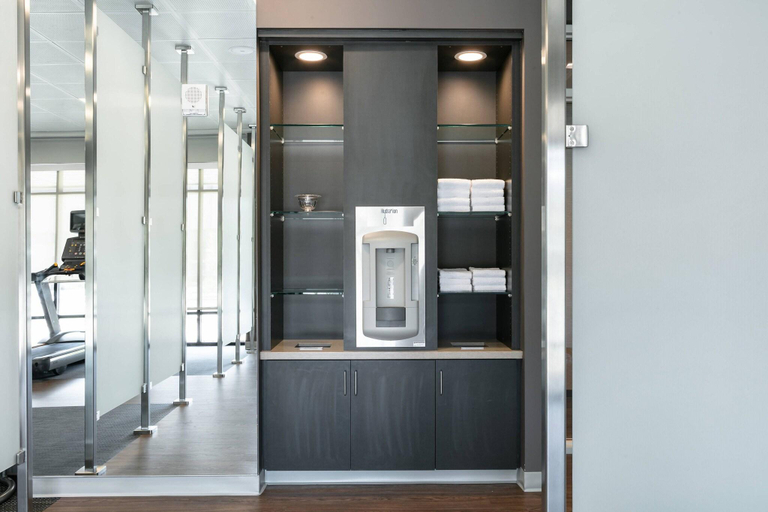 Bathroom 5, Courtyard by Marriott Sioux City Downtown/Convention Center, Woodbury