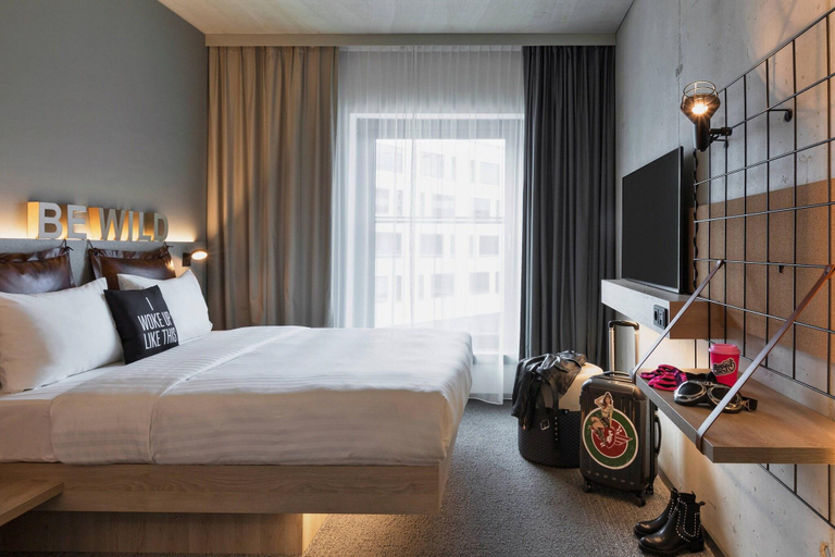 Bedroom 4, Moxy Munich Ostbahnhof, München