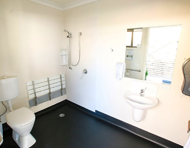 Bathroom 5, BIG4 Hobart Airport Tourist Park, Hobart