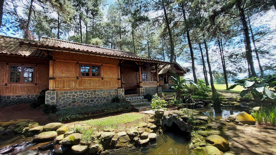 Exterior 4