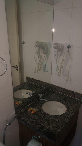 Bathroom 4, Apartment Lacqua DiRoma III Via Caldas, Caldas Novas