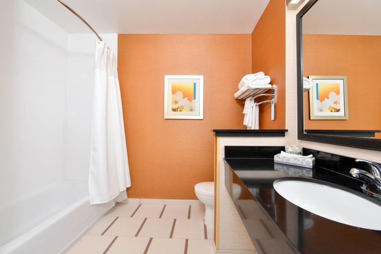 Bathroom 4, Fairfield Inn Suites By Marriott Santa Cruz, Santa Cruz