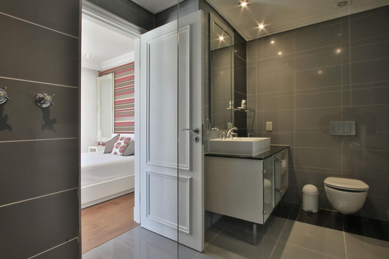 Others 5, Cape Royale 1 Bedroom Luxury Apartment, City of Cape Town