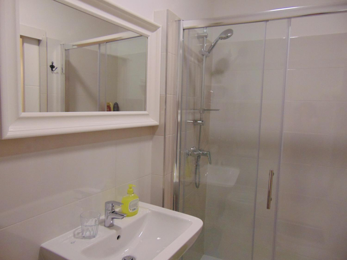 Shower 5, Apartments Radiceva, Zagreb