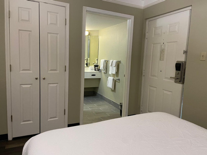 Bedroom 12