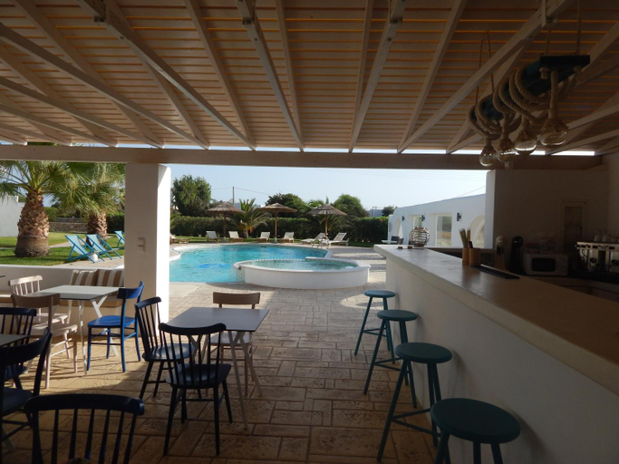 Food & Drinks 5, Dolphin Kastraki Studios, South Aegean