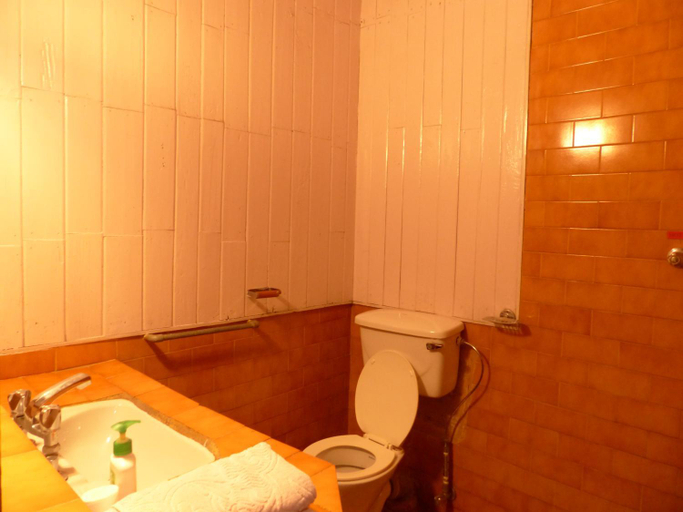 Bathroom, Lukla Airport Resort, Lukla, Sagarmatha