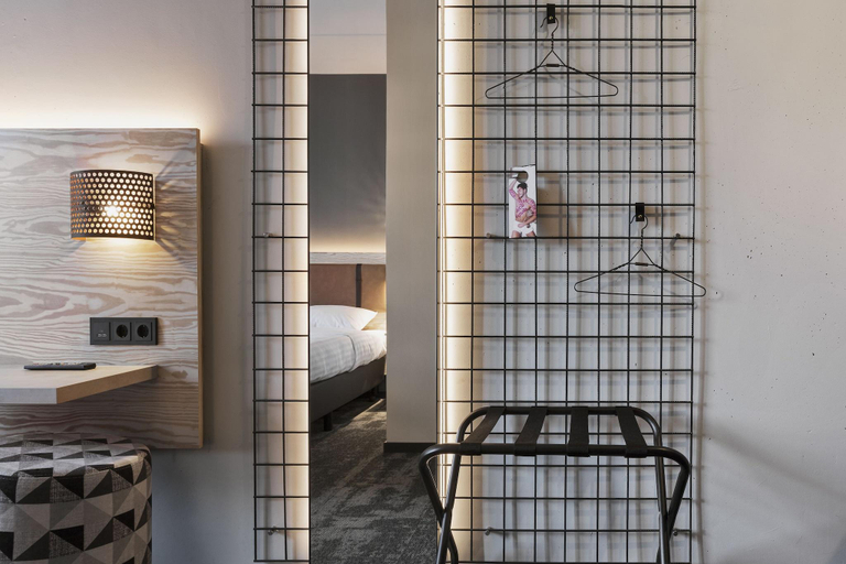 Bedroom 4, Moxy Duesseldorf South, Düsseldorf