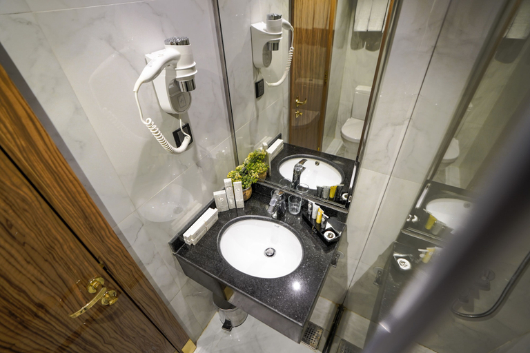 Bathroom 5, Lamar Ajyad First Hotel Tower B, Makkah