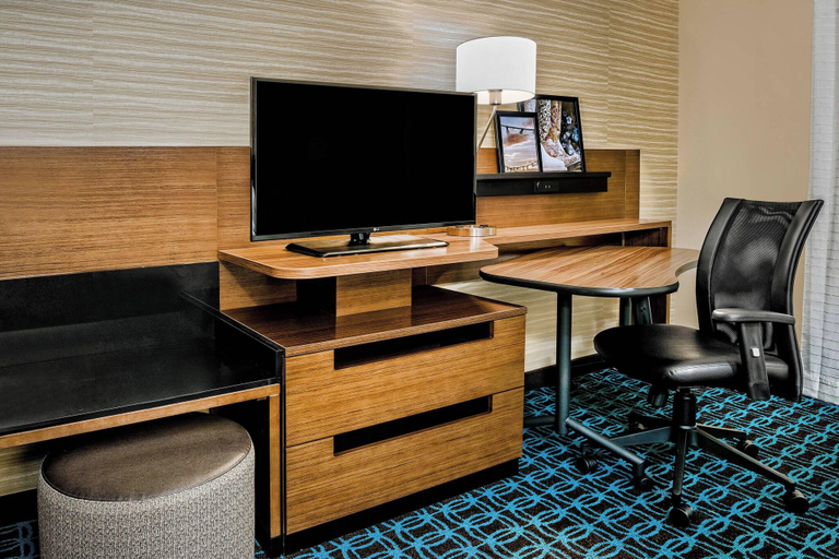Bedroom 2, Fairfield Inn & Suites Van, Van Zandt