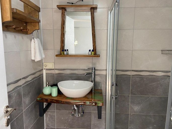 Bathroom 5, Azra Apart & Otel, Gökçeada