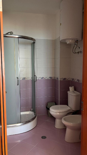 Bathroom 3, Good times & Tan Lines Apartment, Durrësit