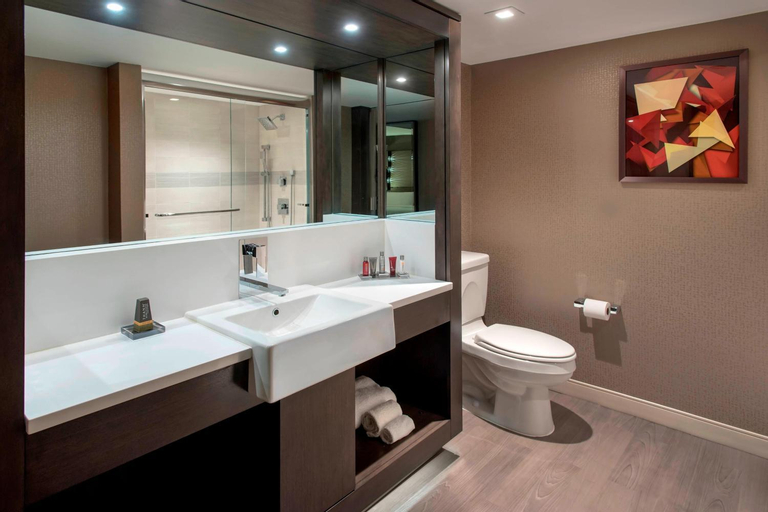 Bathroom 22