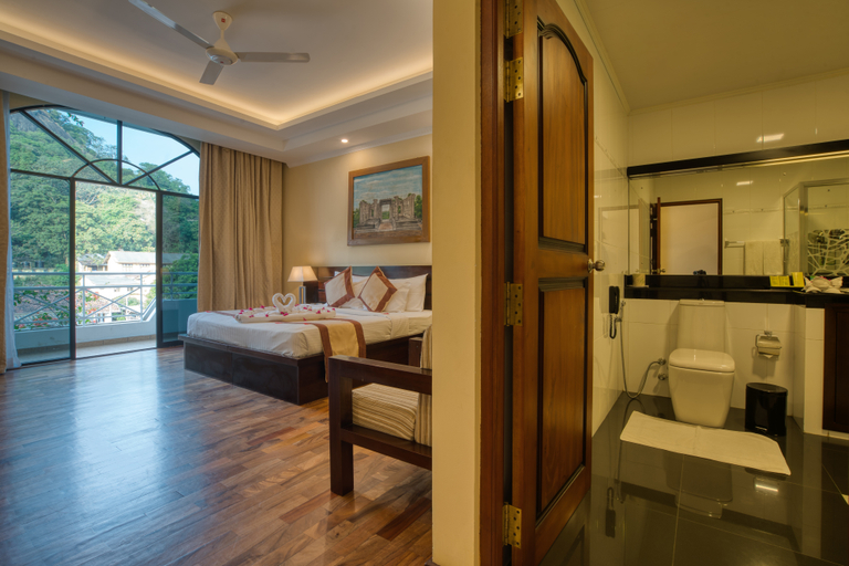 Bedroom 3, Kandyan Reach, Kurunegala