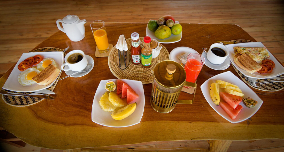 Food & Drinks 4, Aardvark Safari Lodge, Bunyaruguru