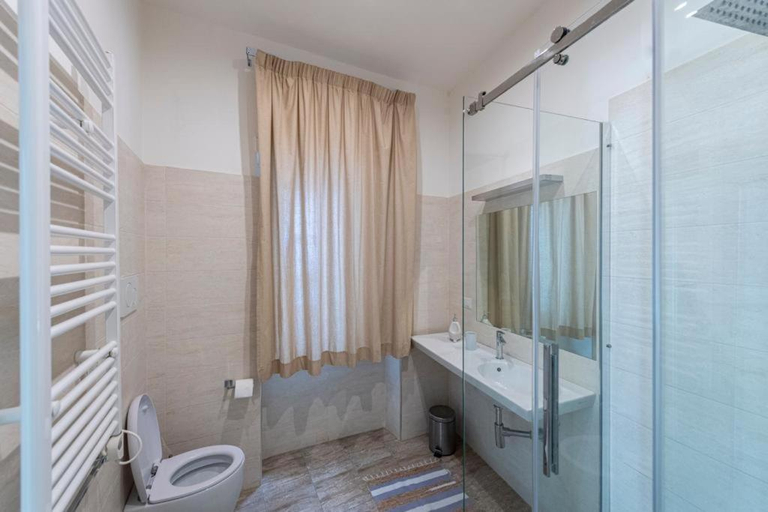 Bathroom 3, Aragonese Luxury Rooms, Napoli