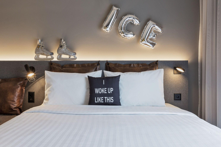 Bedroom 3, Moxy Lausanne City, Lausanne