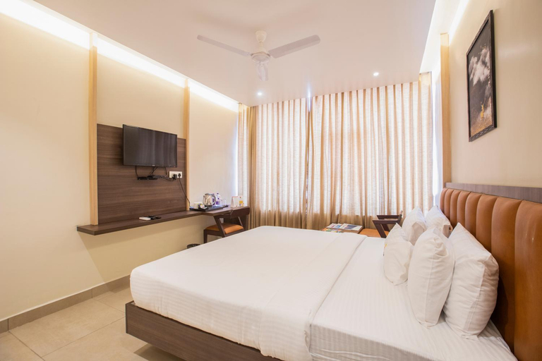 Bedroom 4, Myspace Kadison, Davanagere