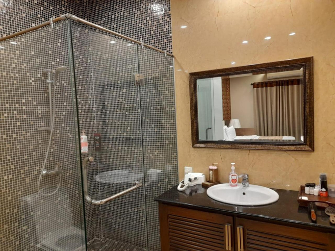 Bathroom 4, Grand Regent Hotel & Suites, Faisalabad