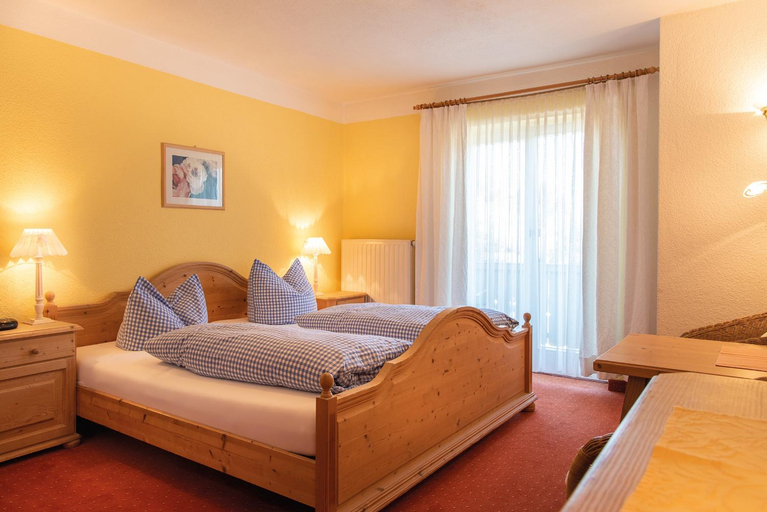 Others 4, Hotel Garni Alpenblick, Traunstein